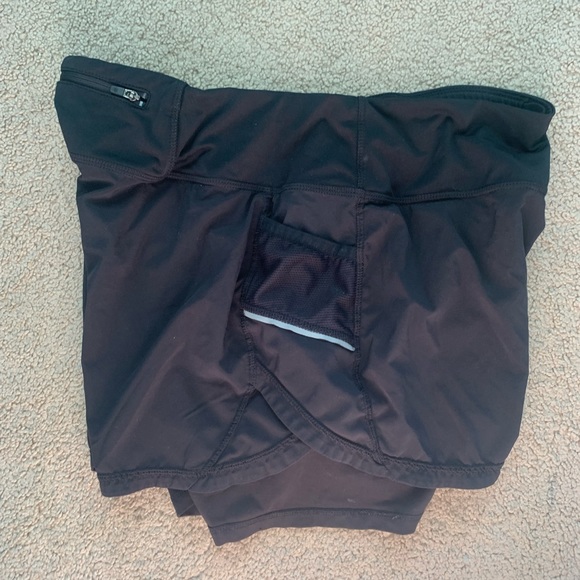 athleta - medium black athletic shorts - Picture 7 of 7